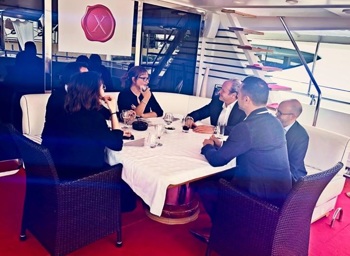 Fin d’un power lunch au Marché TV du  #MIPCOM avec l’équipe choc de Marc Dorcel sur leur yacht à Cannes. On prépare leur tournée promo au Québec début…